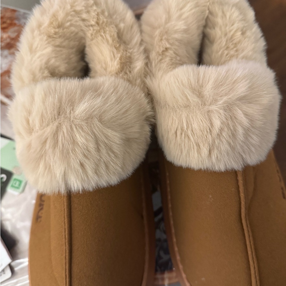 Women's Tan Fur-Lined Slippers